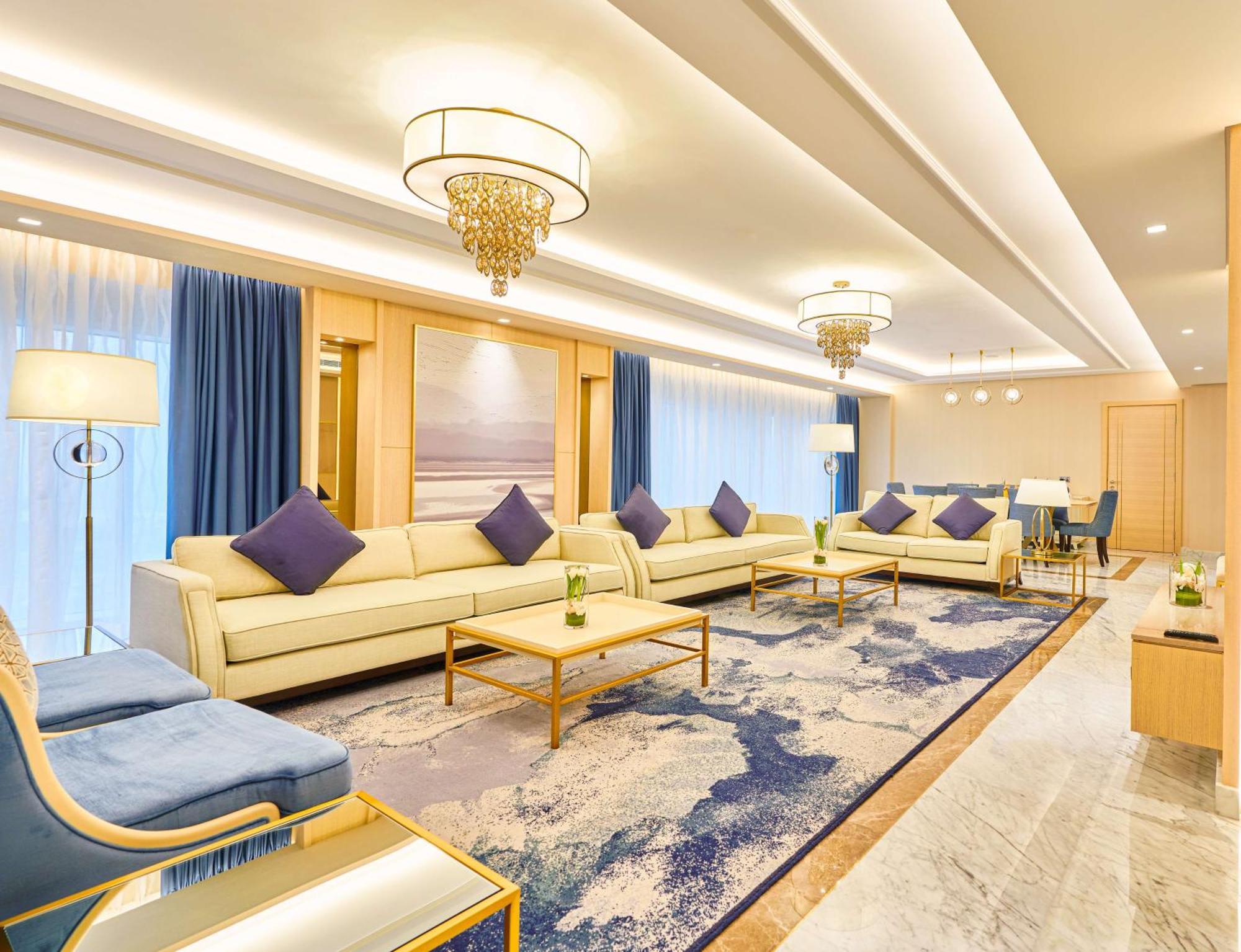 Royal Suite Lounge Access